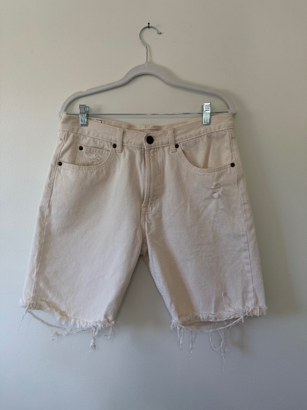 Wrangler Cream Denim Shorts Size 30 Relaxed Fit Raw Hem Distressed
